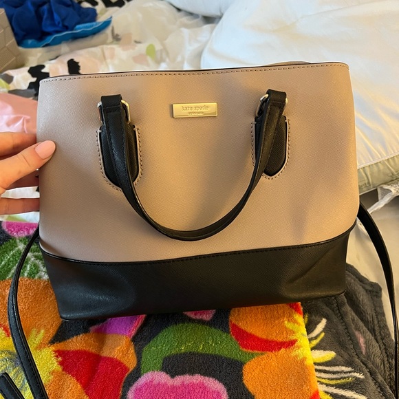 kate spade Handbags - Tan and black Kate Spade purse